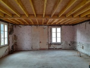 Aménagement des locaux dans immeuble ancien proche de Mézilles