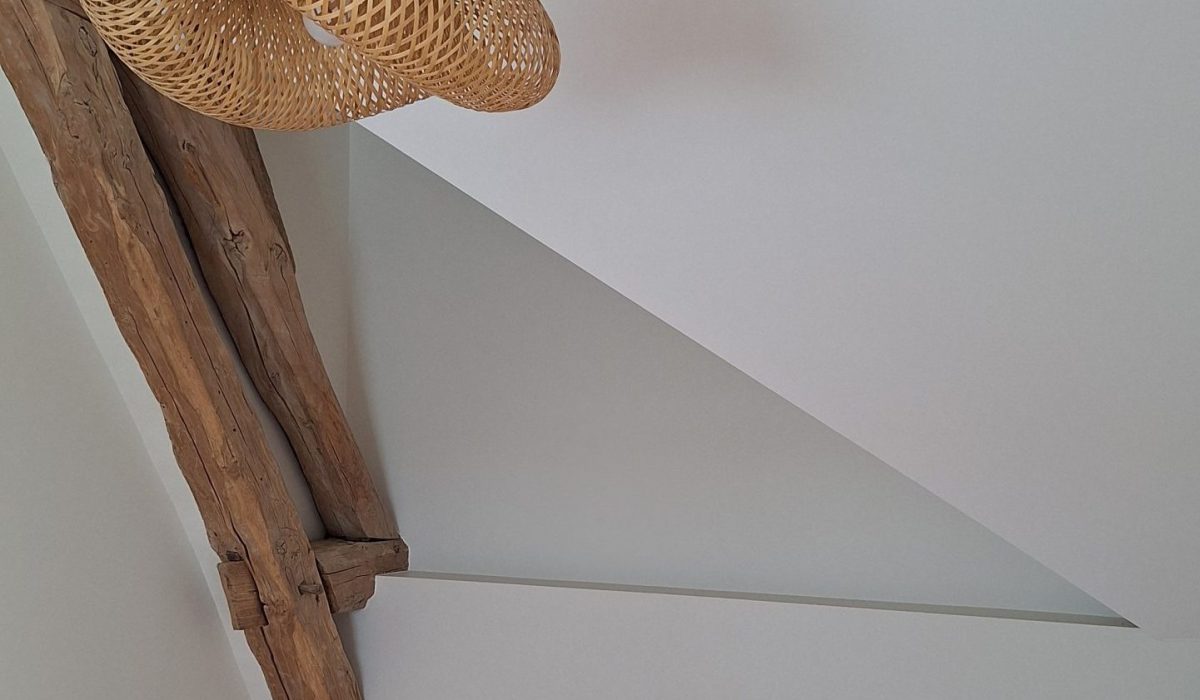 Aménagement de comble pour une maison dans l'yonne par Laetitia Duval-Boquet architecte d'intérieur, esprit simplicité et matériaux naturels